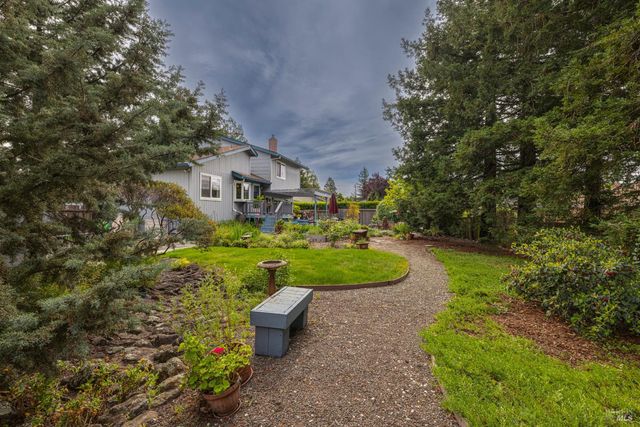 29 Caulfield Ct, Petaluma, CA 94954