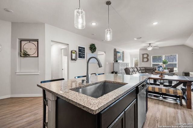 122 Dovetail St, Boerne, TX 78006