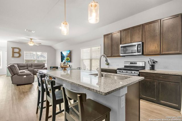 122 Dovetail St, Boerne, TX 78006