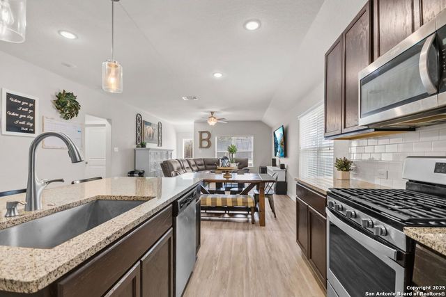 122 Dovetail St, Boerne, TX 78006