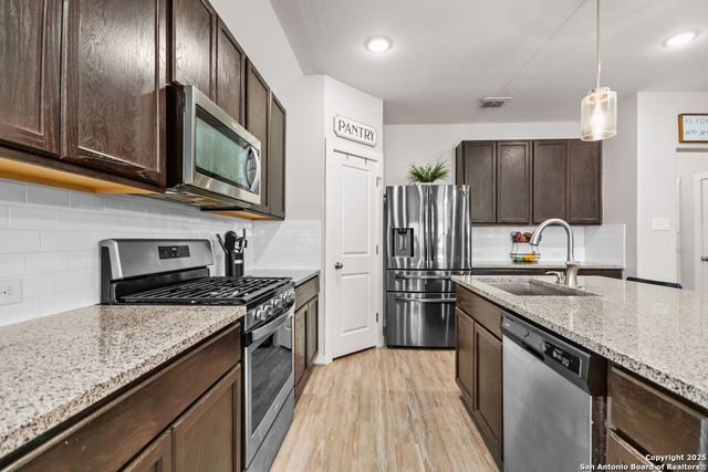 122 Dovetail St, Boerne, TX 78006