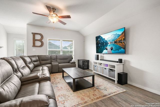 122 Dovetail St, Boerne, TX 78006