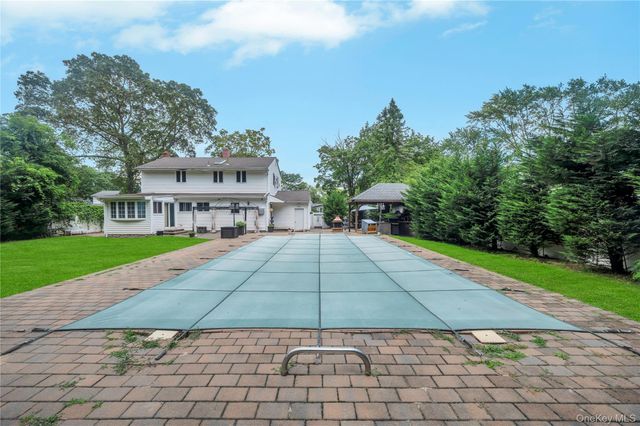 8 Brenner Road, Coram, NY 11727