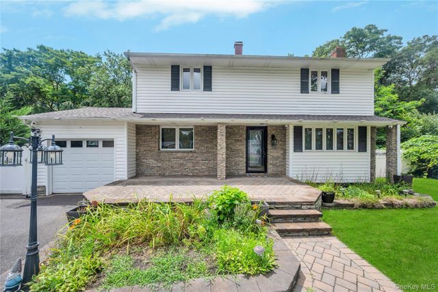 8 Brenner Road, Coram, NY 11727