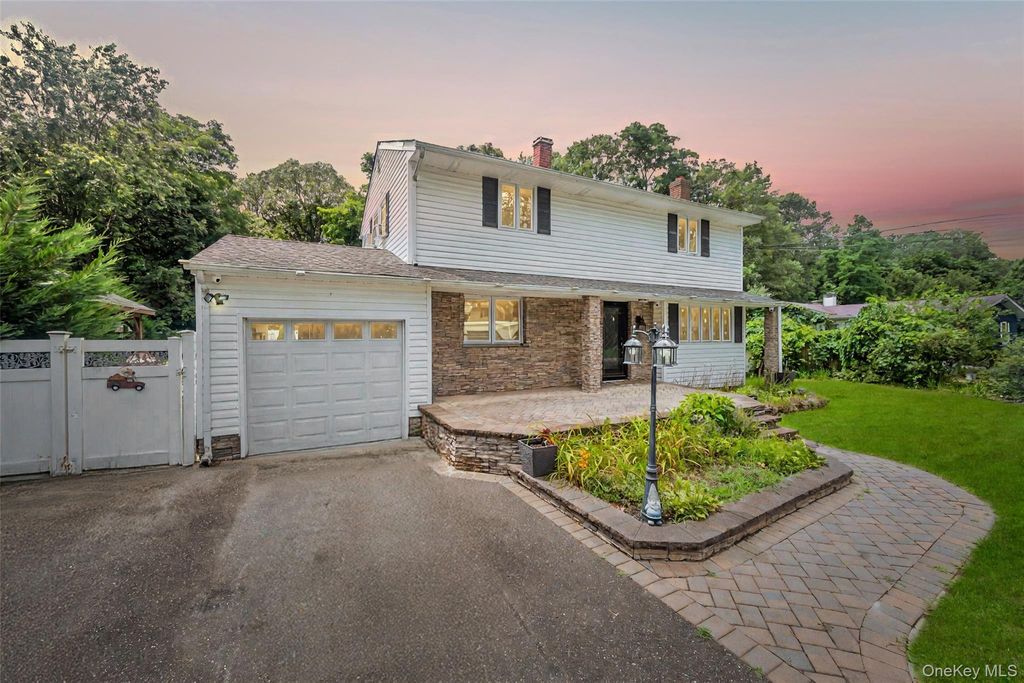 8 Brenner Road, Coram, NY 11727