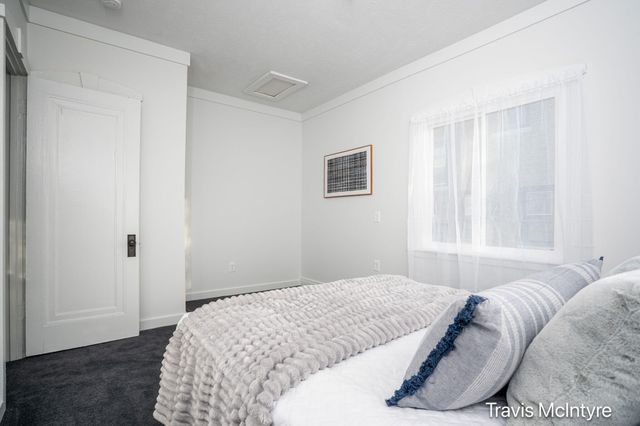 2053 Paris Avenue SE, Grand Rapids, MI 49507