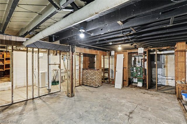 1371 Lynn Park Drive, Cleveland, OH 44121