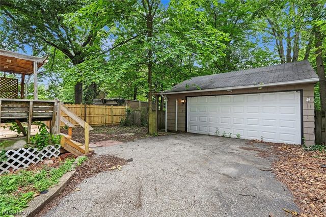 1371 Lynn Park Drive, Cleveland, OH 44121