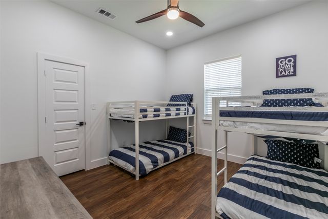 225 S Cherokee Shores Drive, Mabank, TX 75156