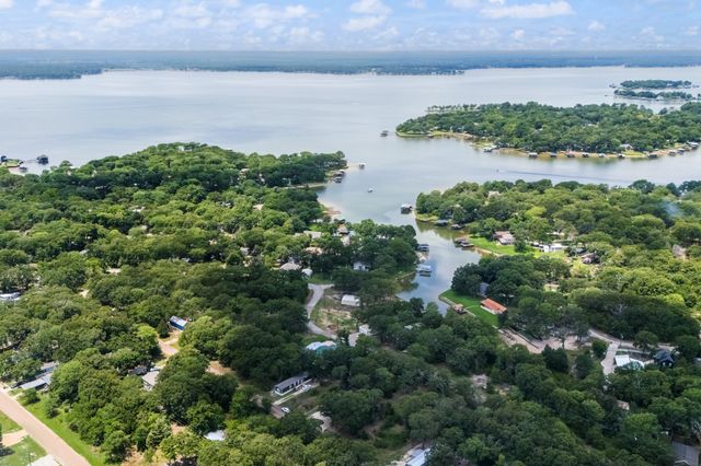 225 S Cherokee Shores Drive, Mabank, TX 75156