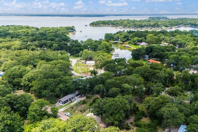 225 S Cherokee Shores Drive, Mabank, TX 75156