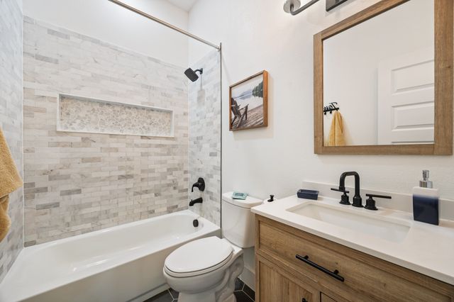225 S Cherokee Shores Drive, Mabank, TX 75156