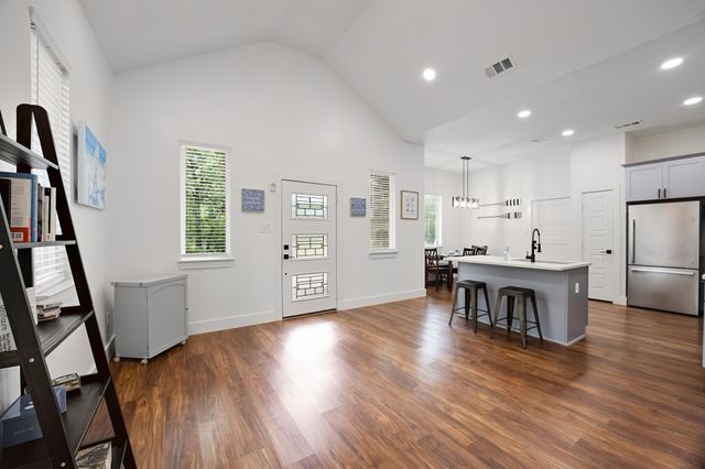 225 S Cherokee Shores Drive, Mabank, TX 75156
