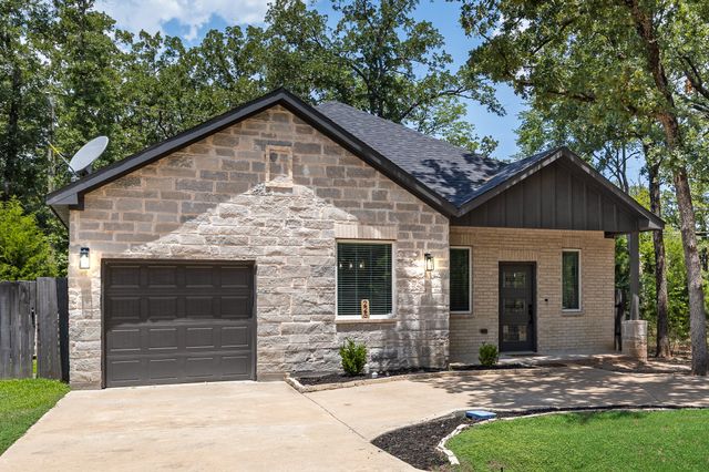 225 S Cherokee Shores Drive, Mabank, TX 75156