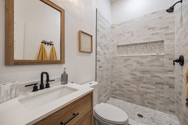 225 S Cherokee Shores Drive, Mabank, TX 75156