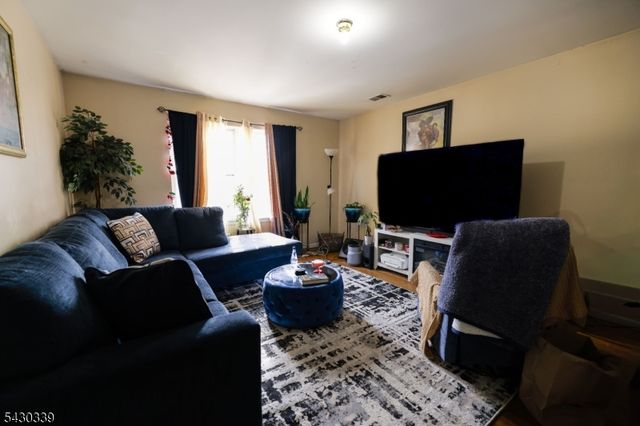 297 Avon Ave, Newark City, NJ 07108