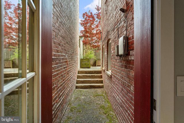 1311 EAST CAPITOL ST SE, Washington, DC 20003