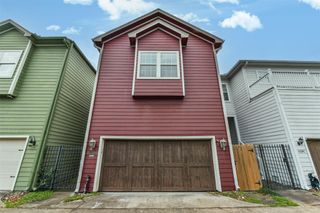 1109 W 15th 1/2 Street B, Houston, TX 77008
