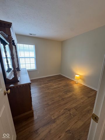 909 W Lincoln Park West Drive, Greenwood, IN 46142