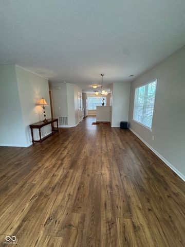 909 W Lincoln Park West Drive, Greenwood, IN 46142