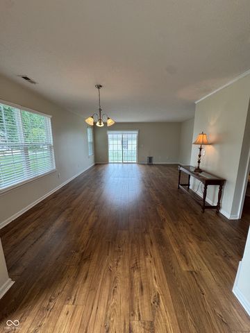909 W Lincoln Park West Drive, Greenwood, IN 46142
