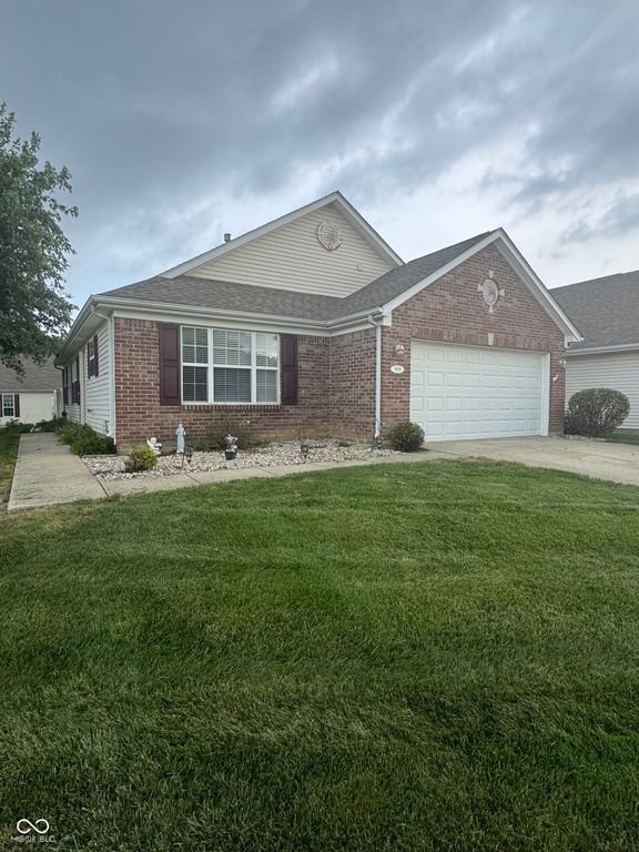 909 W Lincoln Park West Drive, Greenwood, IN 46142