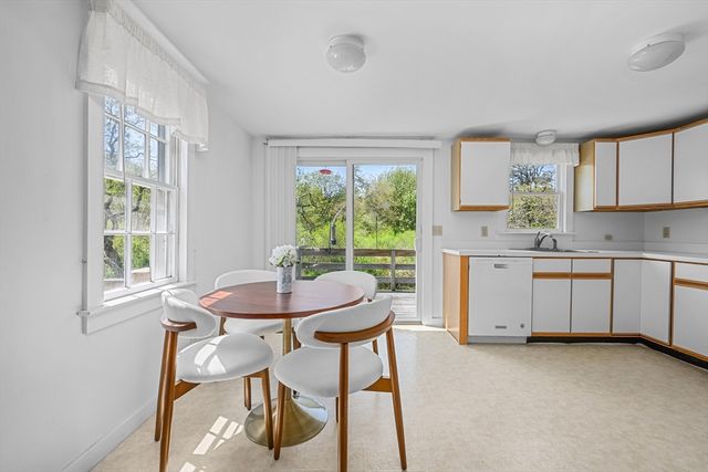 66 Snow Ln, Chatham, MA 02633