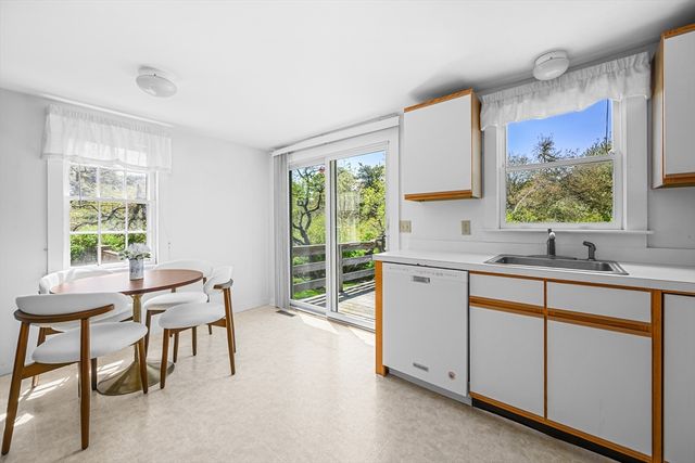 66 Snow Ln, Chatham, MA 02633