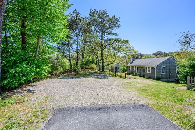 66 Snow Ln, Chatham, MA 02633
