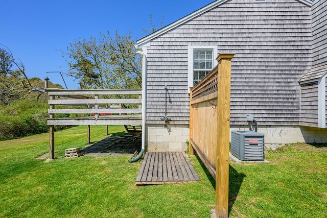 66 Snow Ln, Chatham, MA 02633