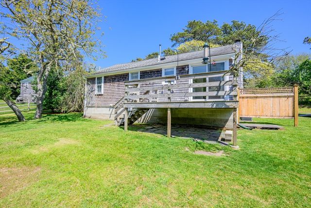66 Snow Ln, Chatham, MA 02633