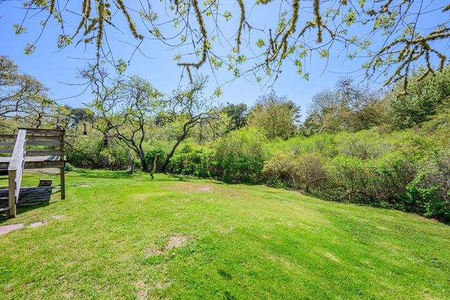 66 Snow Ln, Chatham, MA 02633
