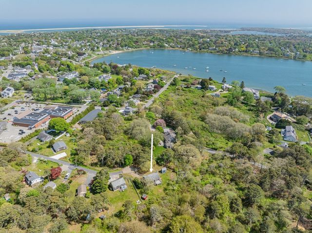66 Snow Ln, Chatham, MA 02633