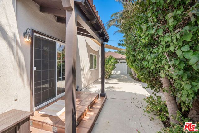 3460 Redwood Avenue, Los Angeles, CA 90066