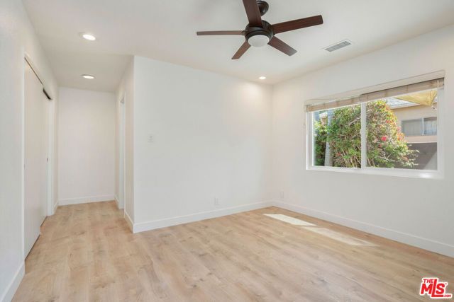 3460 Redwood Avenue, Los Angeles, CA 90066
