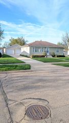 2008 2nd Avenue SE, Austin, MN 55912