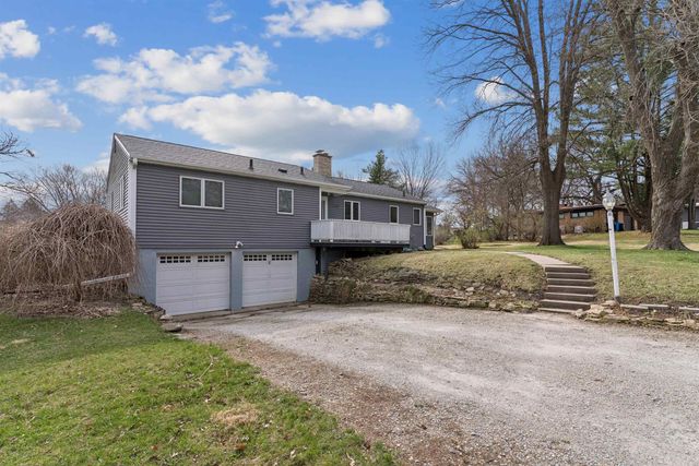 2610 McClain Drive, Cedar Falls, IA 50613