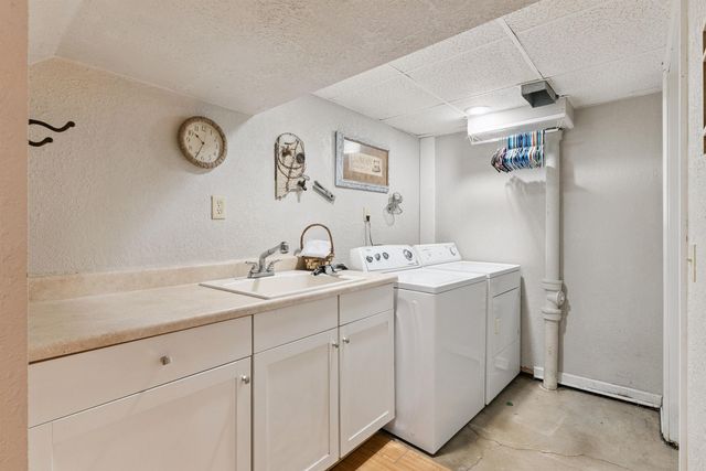 2610 McClain Drive, Cedar Falls, IA 50613