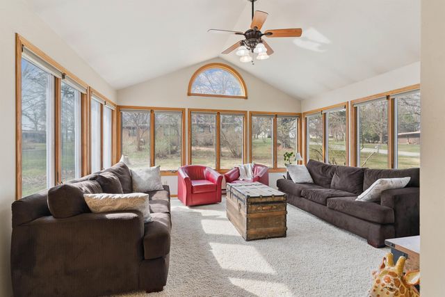 2610 McClain Drive, Cedar Falls, IA 50613
