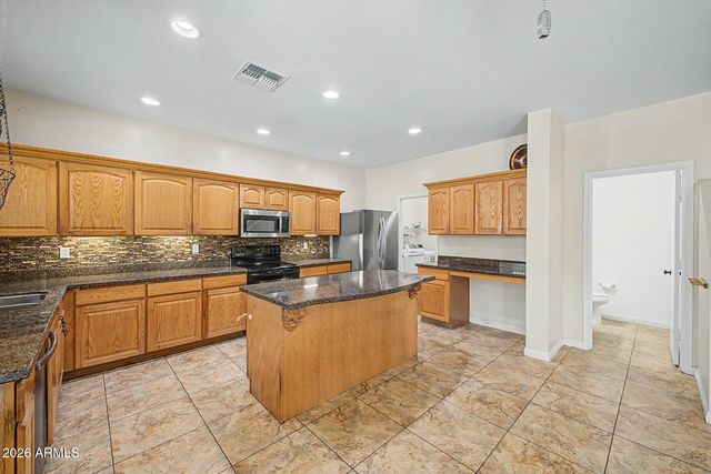 2934 W FREMONT Road, Phoenix, AZ 85041