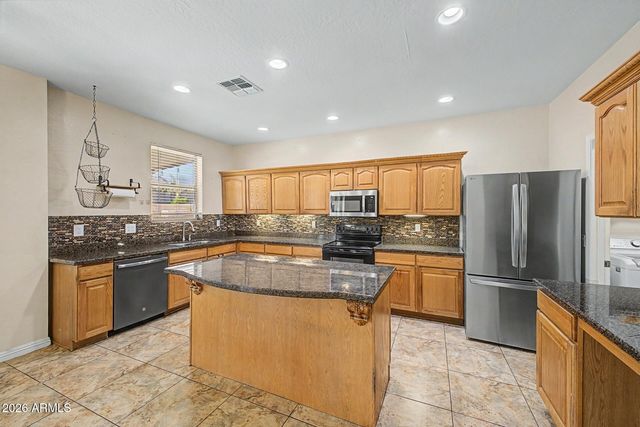 2934 W FREMONT Road, Phoenix, AZ 85041
