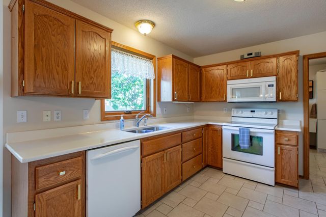 4422 Surrey Lane NW, Rochester, MN 55901