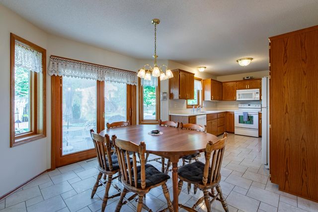 4422 Surrey Lane NW, Rochester, MN 55901