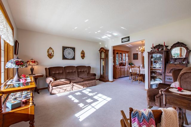 4422 Surrey Lane NW, Rochester, MN 55901
