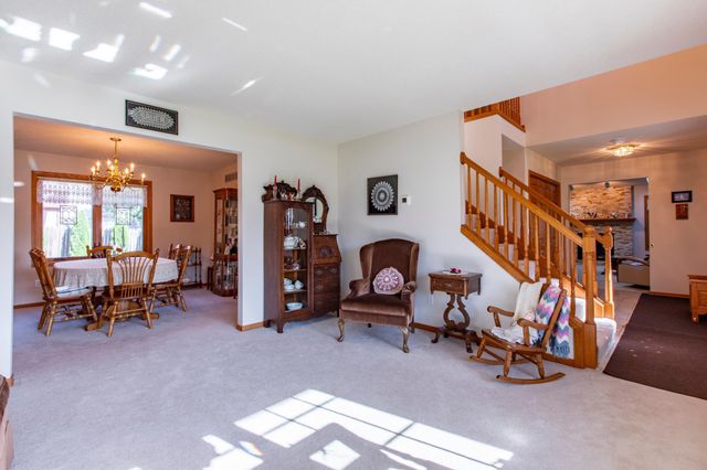 4422 Surrey Lane NW, Rochester, MN 55901