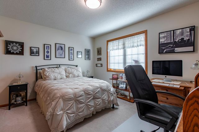 4422 Surrey Lane NW, Rochester, MN 55901