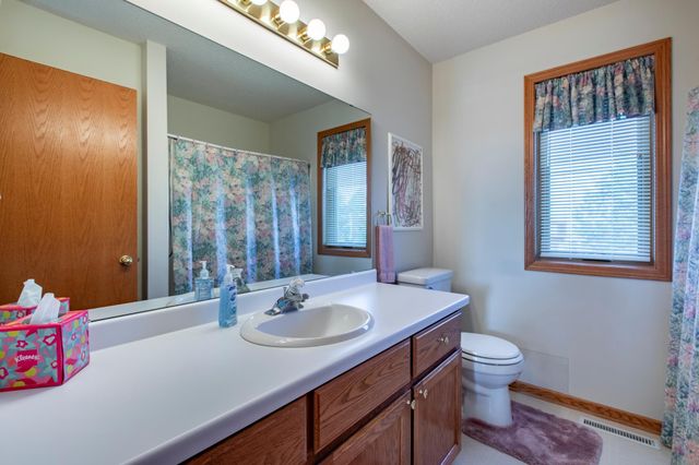 4422 Surrey Lane NW, Rochester, MN 55901