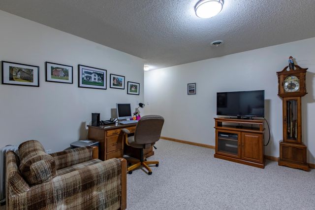 4422 Surrey Lane NW, Rochester, MN 55901
