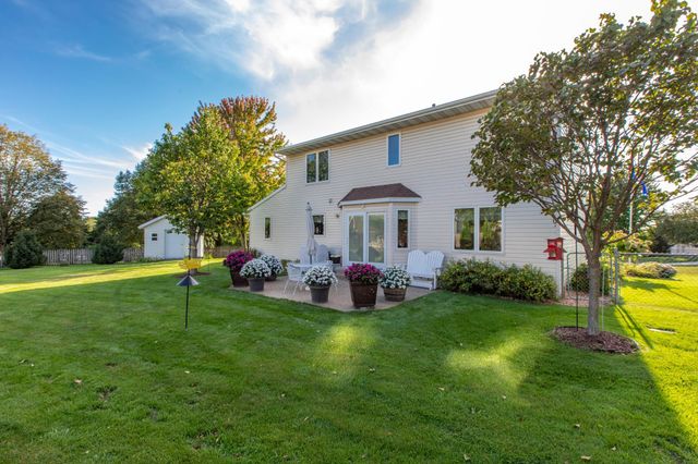 4422 Surrey Lane NW, Rochester, MN 55901