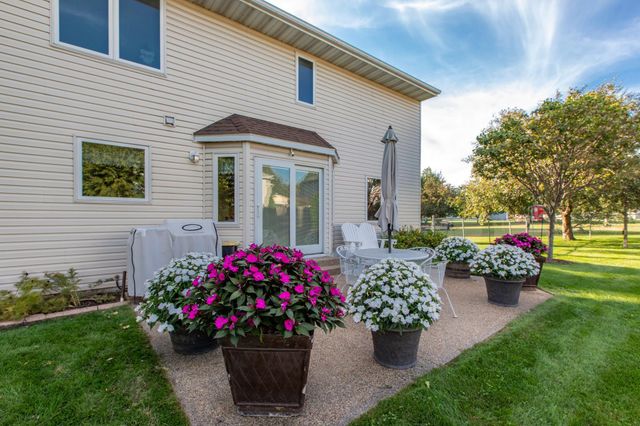 4422 Surrey Lane NW, Rochester, MN 55901